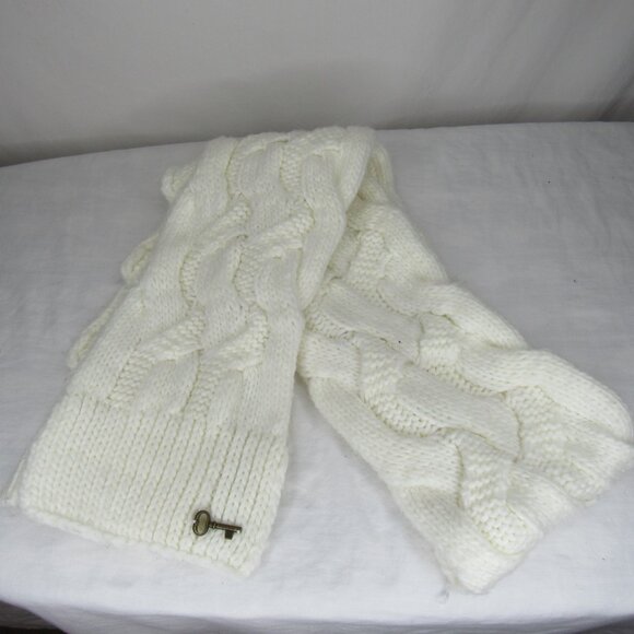 Fossil Cream White Cable Knit Winter Acrylic Scarf - Picture 5 of 7